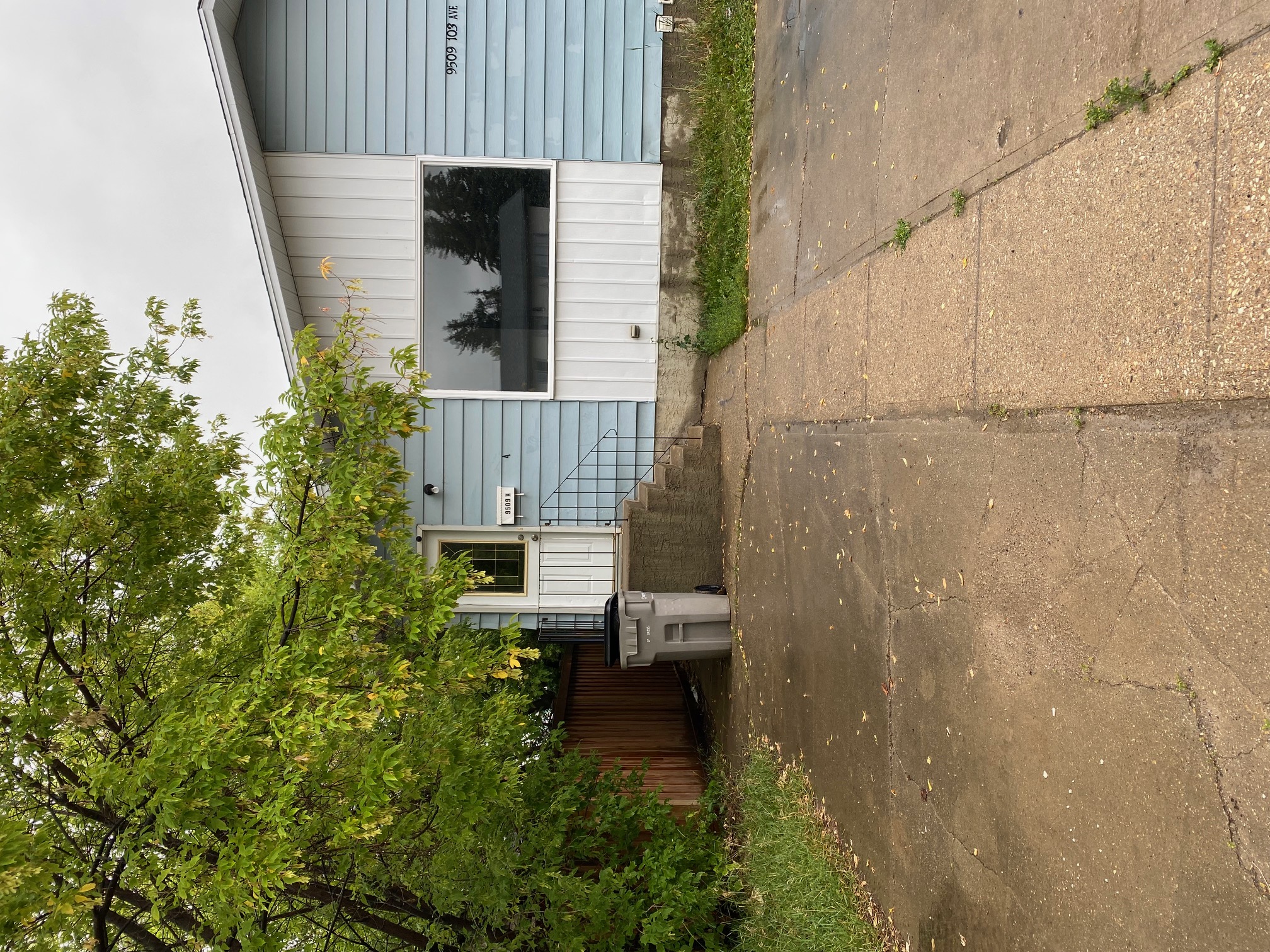 9509 A 103 Avenue